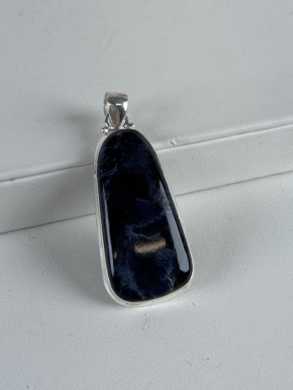 OBSIDIAN PENDANT 2" (MW 292)