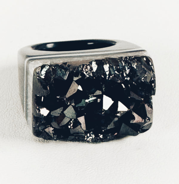 BLACK AGATE & HEMATITE GEMFIRE RING SIZE 8 (MW144)